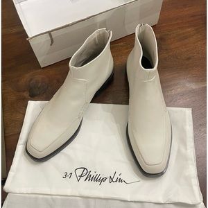 New with box (missing lid) and dust bag size 7&1/2